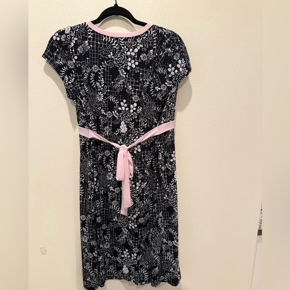 Two Hearts Maternity Black and White Floral Dress with Pink Trim - Picture 4 of 4